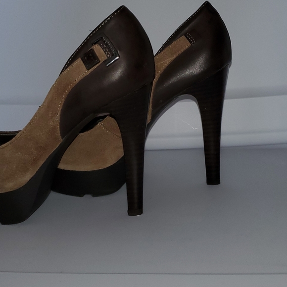 Guess Suede Tan & Brown High Heels w Rubber At Botton NWT - Picture 2 of 9